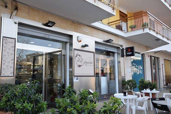 Exquisite Bar & Food