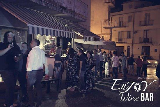 Enjoy wine bar