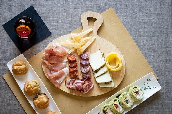 GARDEN'S BISTRO wine cocktail&food