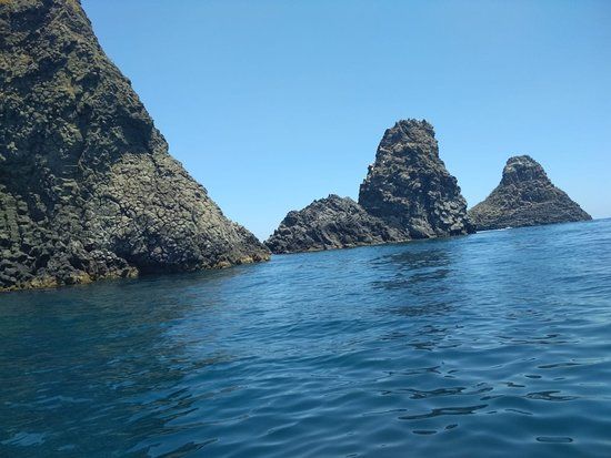 Faraglioni di Acitrezza