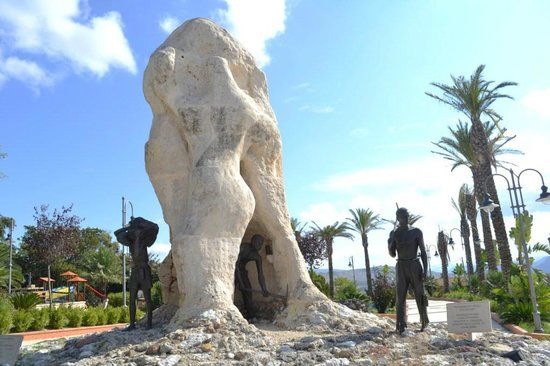 Monumento Allo Zolfataro